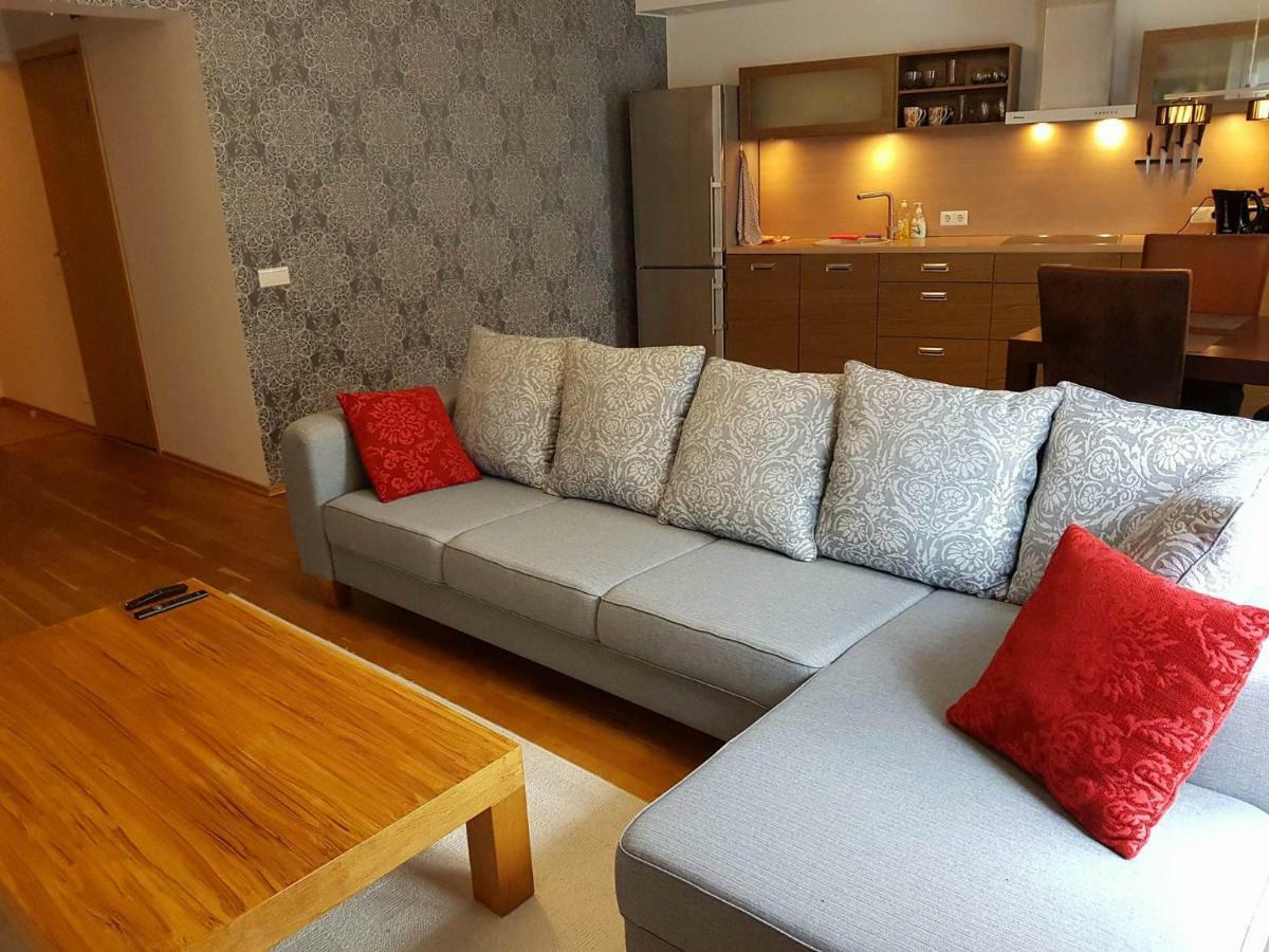 Superior Apartment Near The City Center Tartu Exteriör bild